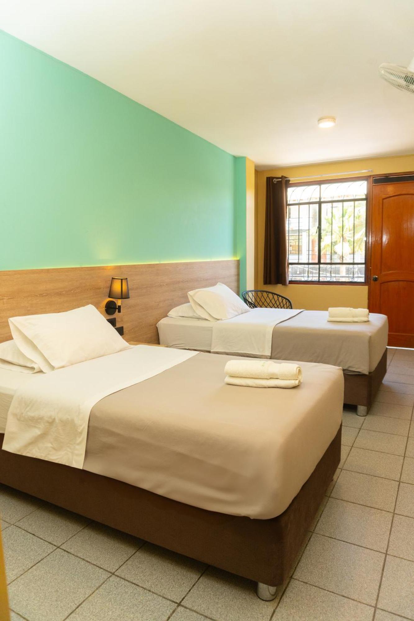 Wild Rover Huacachina Ica Luaran gambar