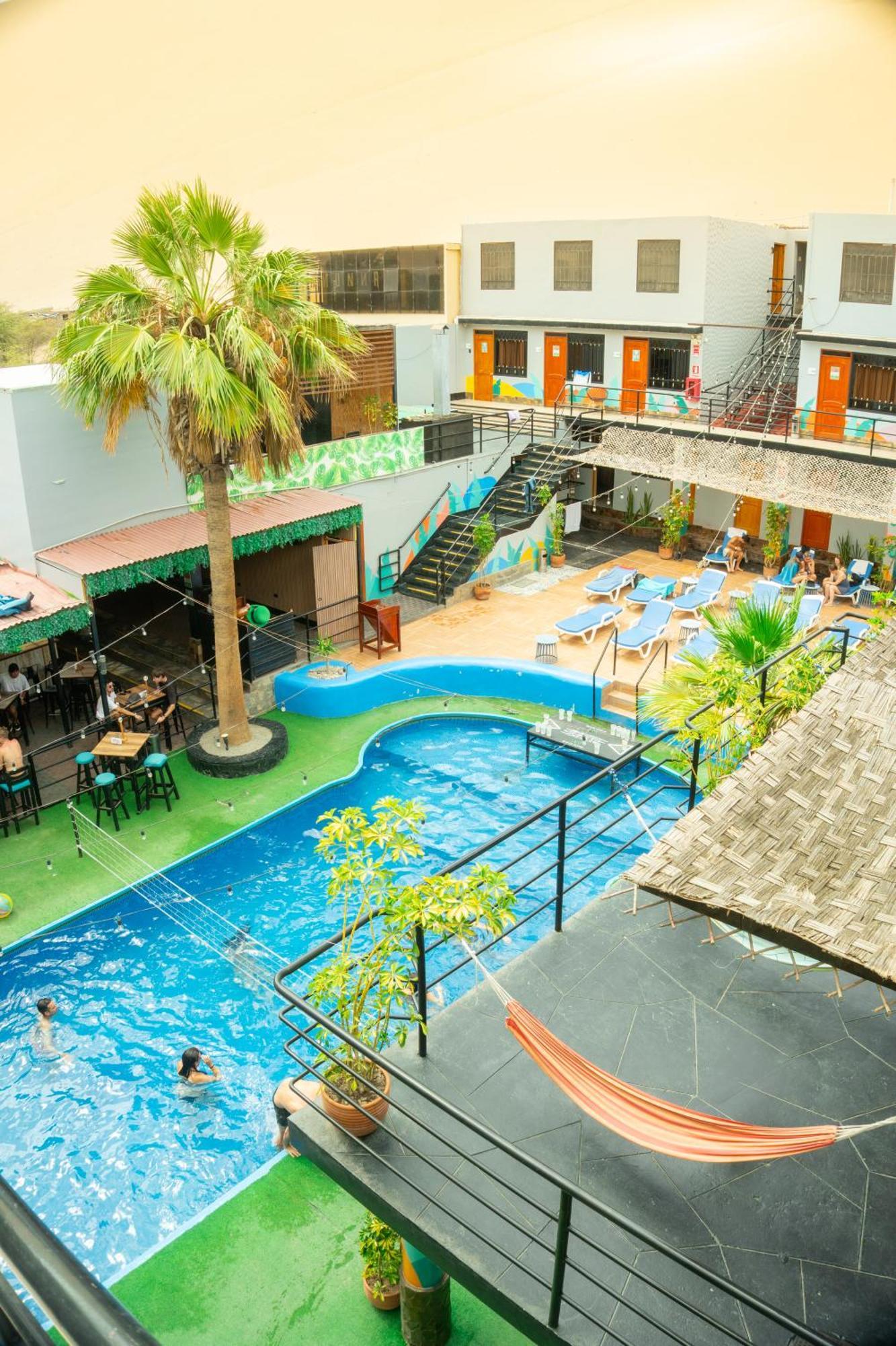 Wild Rover Huacachina Ica Luaran gambar
